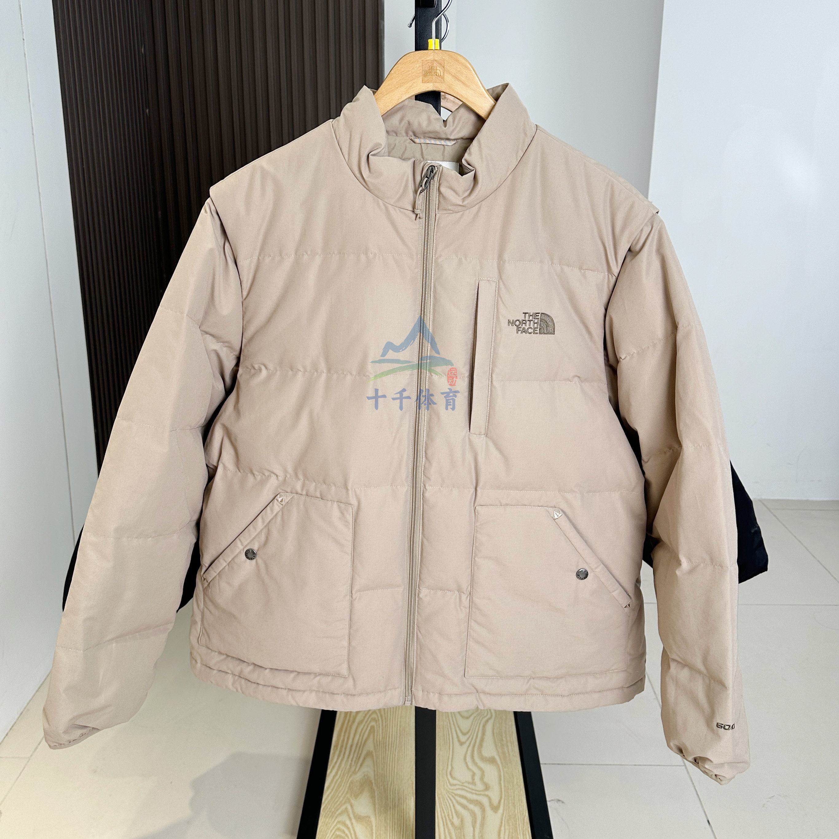 北面户外防泼水可拆卸羽绒服马甲