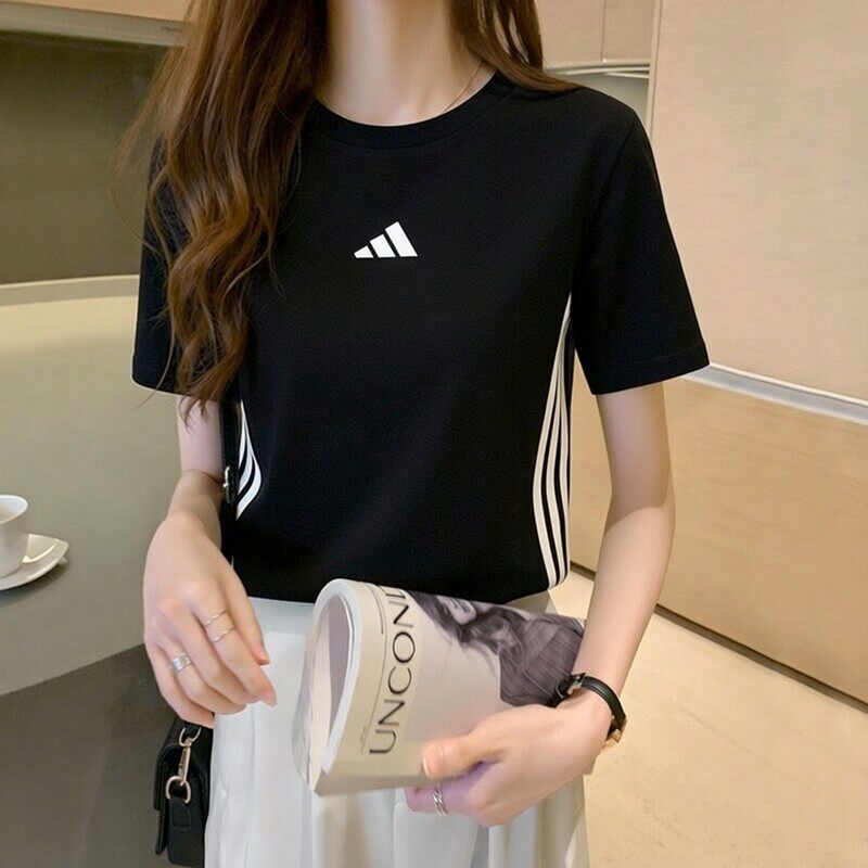 阿迪达斯女子运动休闲短袖T恤图片