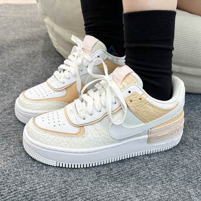 NIKE耐克女子复古运动休闲板鞋