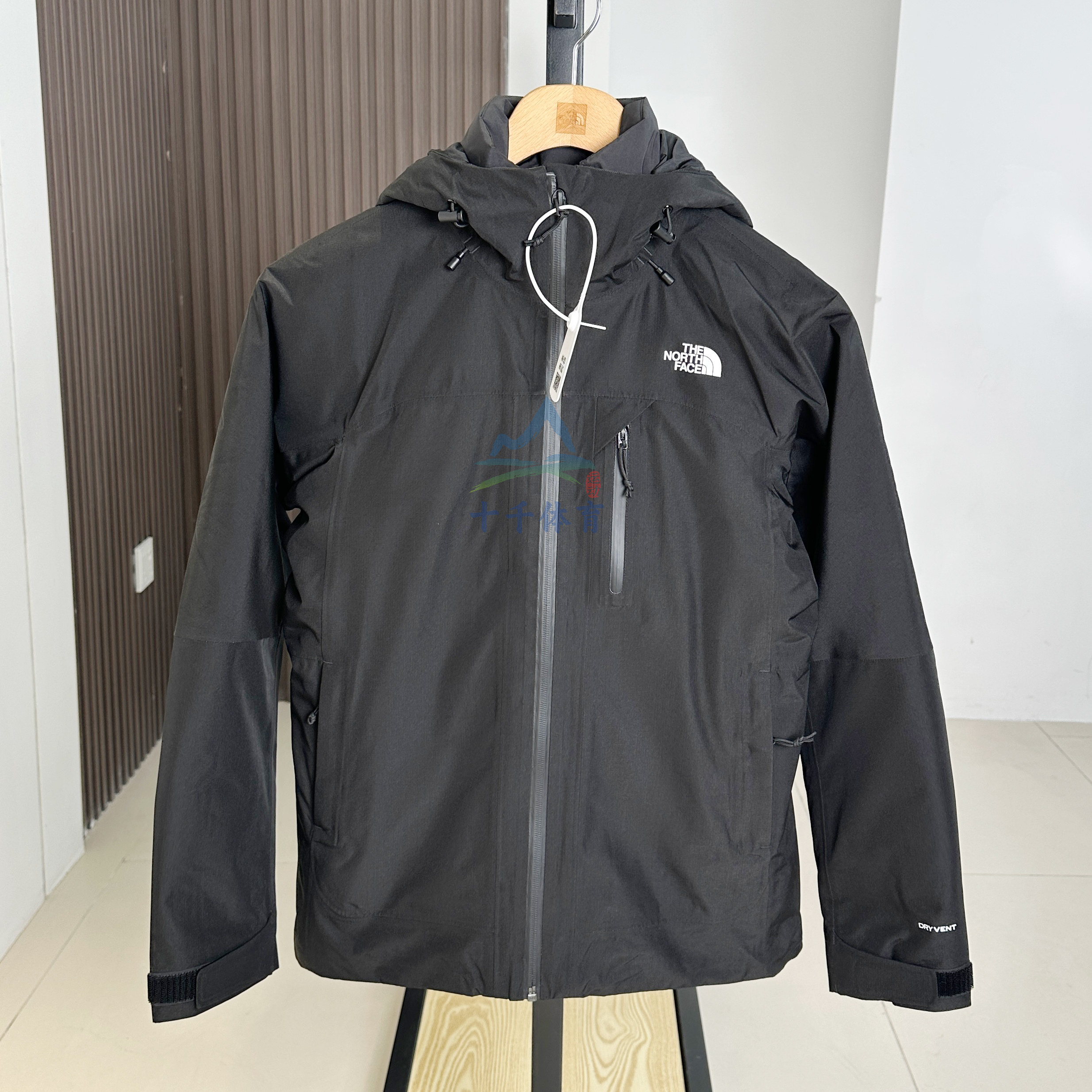 北面女户外防水防风三合一冲锋衣