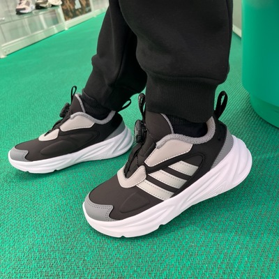 阿迪达斯儿童加绒保暖旋钮运动鞋