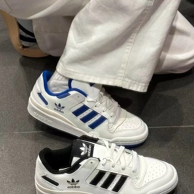 阿迪达斯三叶草男女低帮板鞋