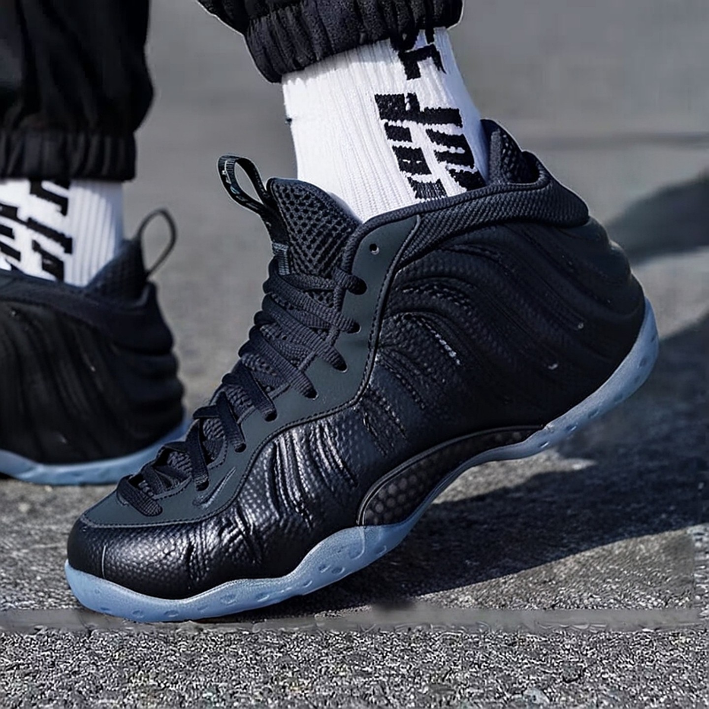 耐克男子健身训练缓震篮球跑步鞋