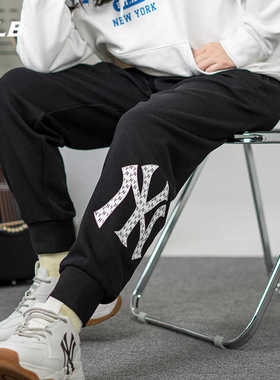 24新款MLB情侣运动裤男女NY复古老花宽松休闲束脚长裤3APTM0341