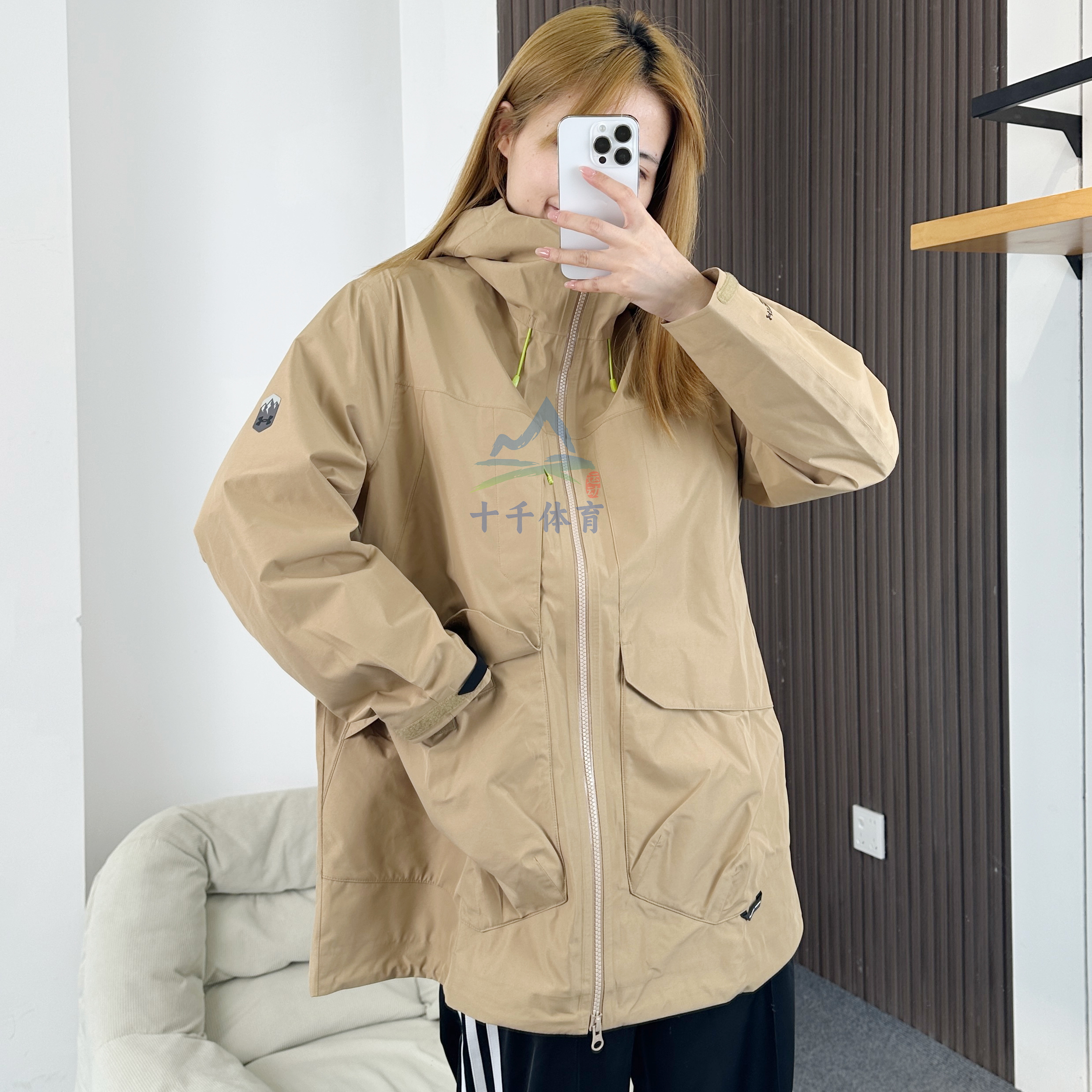 安德玛UA女子冲锋衣中长款外套