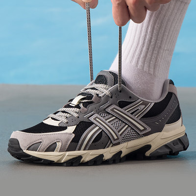 亚瑟士新款运动轻便透气休闲鞋