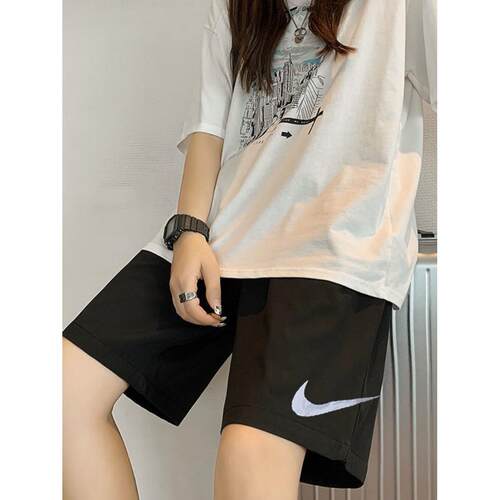 NIKE耐克女训练跑步梭织运动短裤