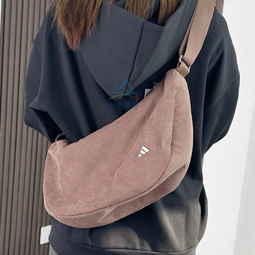 阿迪达斯女子灯芯绒单肩斜挎包