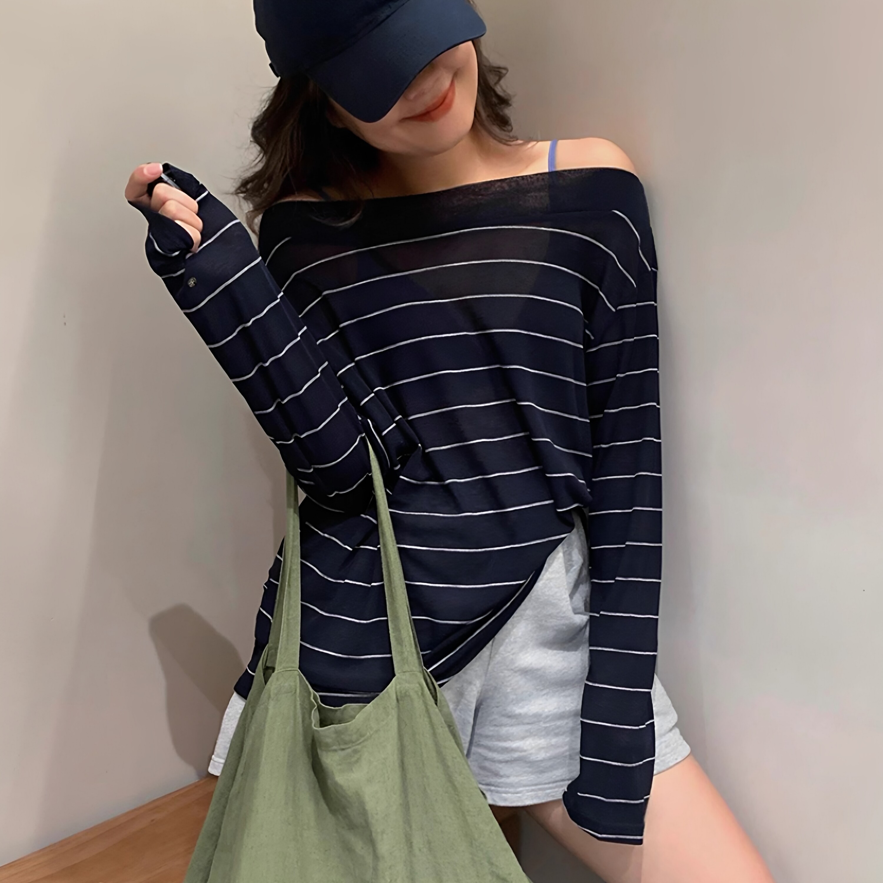 一字领露肩女式上衣条纹长袖t恤女外穿时尚胖mm大码宽松防晒衫薄T