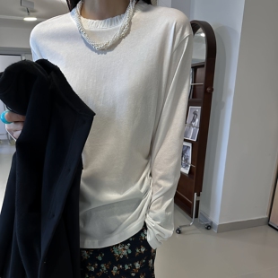 圆领白色t恤女长袖春秋内搭可外穿宽松打底衫大码胖mm休闲上衣棉T