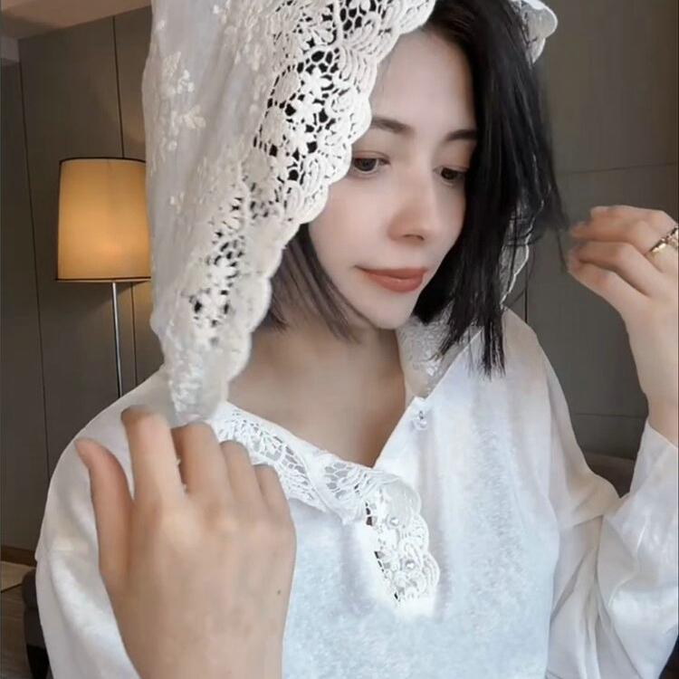 白色连帽蕾丝长袖罩衫上衣女春夏早春宽松薄款内搭打底衫t恤卫衣