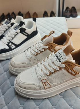 实体店男鞋2025春秋新款厚底拼色休闲板鞋百搭时尚度森公牛70869