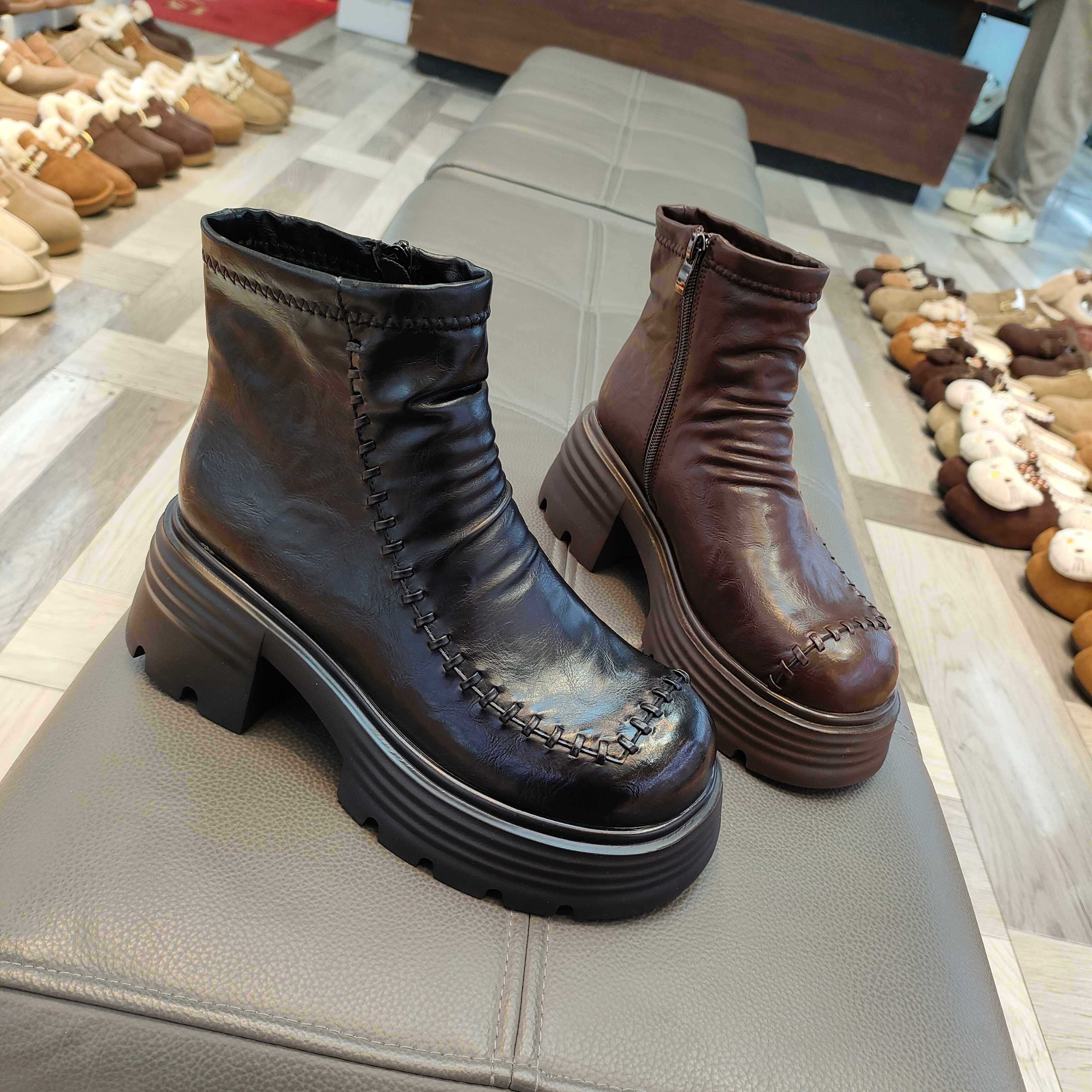 实体店女鞋2025冬季加绒保暖英伦风褶皱马丁靴厚底短靴印象8389