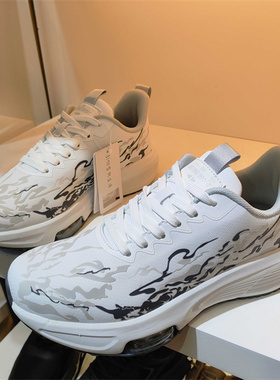 实体店男鞋2025春秋季新款男士运动鞋防水厚底休闲鞋帅克龙98135