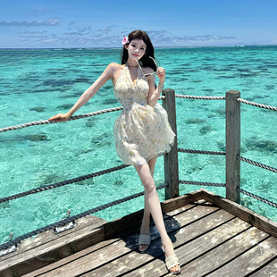 雪纺碎花性感V领挂脖吊带连衣裙女夏季小个子辣妹海边度假沙滩裙