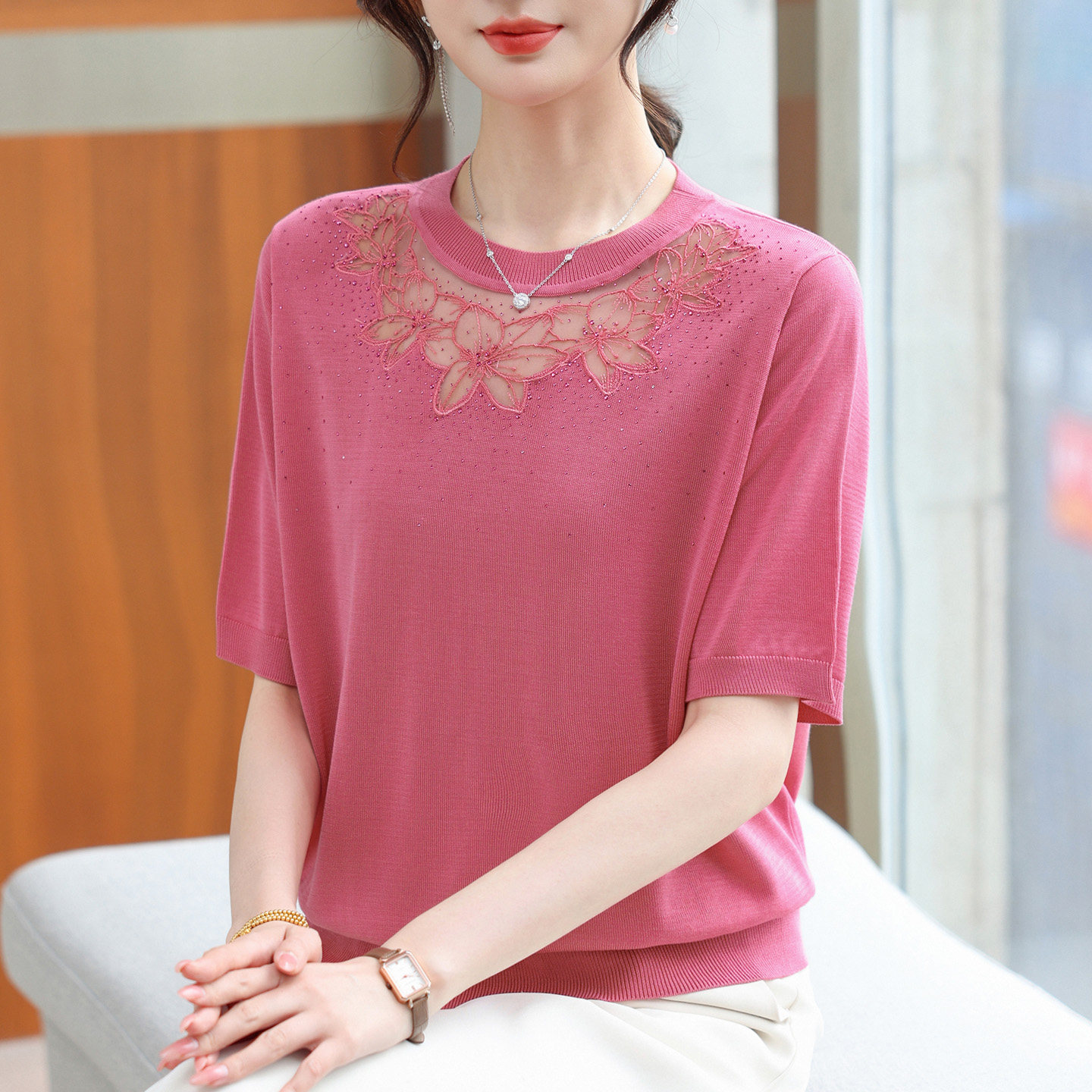 洋气妈妈加肥加大码冰丝短袖t恤女镂空蕾丝绣花针织上衣夏高级感