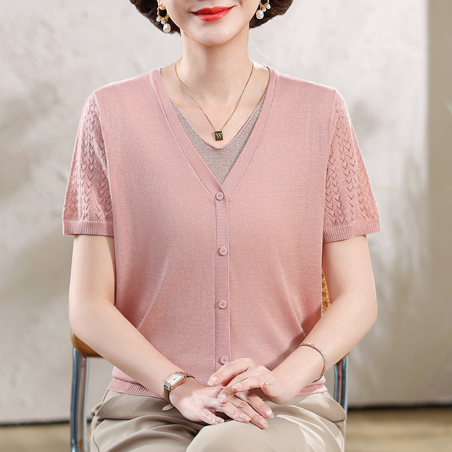 加肥加大码假两件V领短袖夏季冰丝T恤女宽松洋气中年妈妈针织上衣