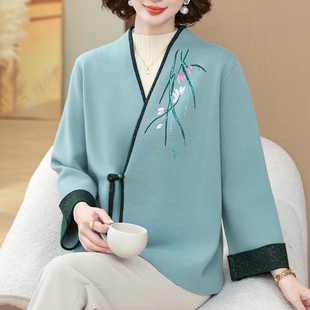 中年妈妈新中式针织开衫绣花外套秋冬加肥加大码女装老年洋气外搭