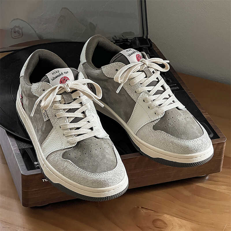 笑脸刺绣滑板鞋小众设计感休闲鞋