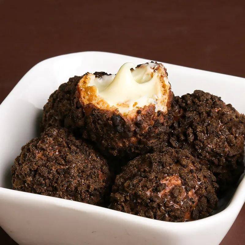 爆浆夹心小丸子草莓酸奶奶油网红巧克力饼干软脆零食小吃休闲食品