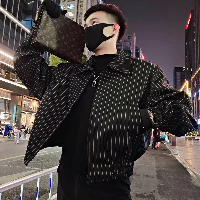 OBOY 봄 가을 패션 스트라이프 캐주얼 재킷 남자의 멋진 블랙 옷깃 탑 잘 생긴 개성 다재다능한 재킷