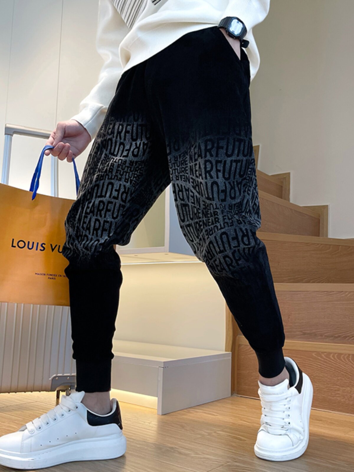 OBOY 봄 가을 유행 브랜드 그라데이션 문자 자카드 캐주얼 바지 남성 디자인 슬림 셔닐 스웨트 팬츠 레깅스