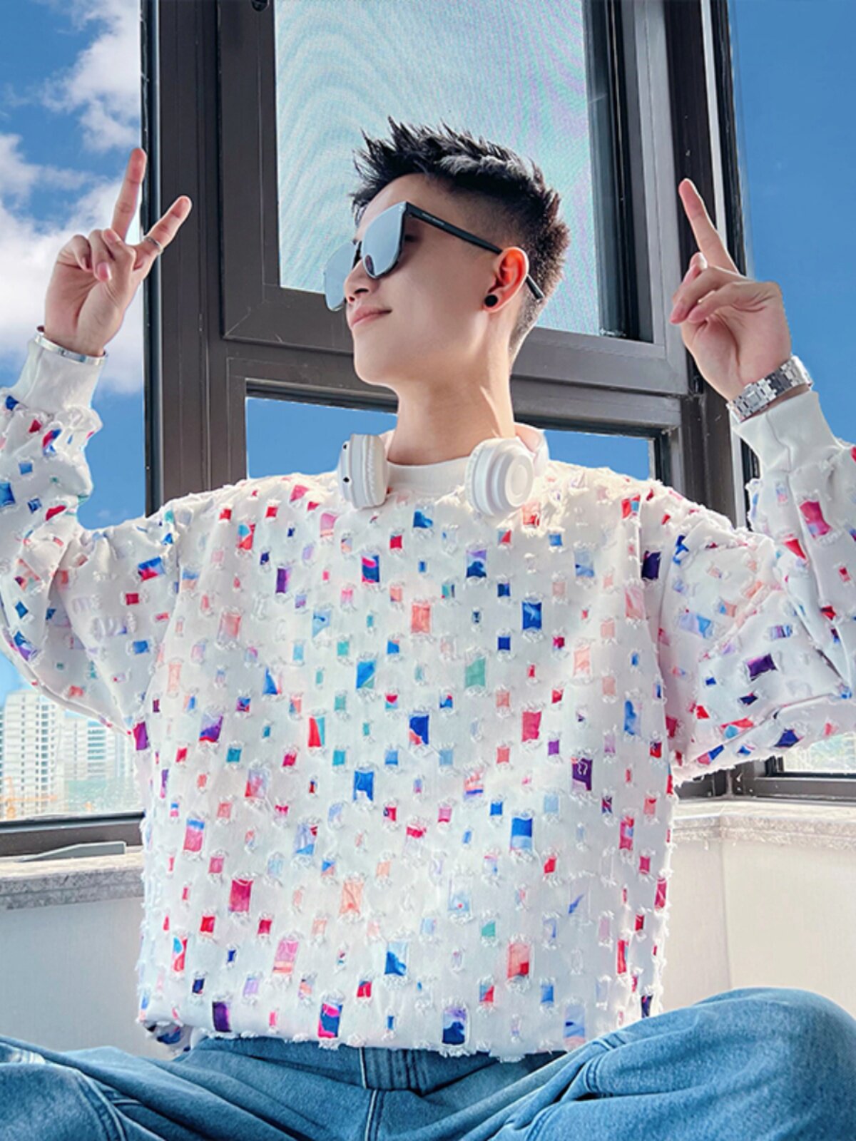 OBOY 봄 가을 디자인 찢어진 격자 무늬 스웨터 남성 트렌디 브랜드 잘 생긴 라운드 넥 탑 트렌디 T 루즈한 긴팔 티셔츠