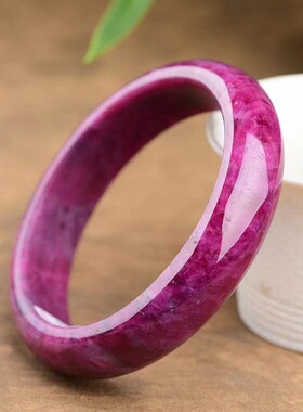 天然红宝石手镯 带星光 全红品质  内径59毫米 宽15毫米