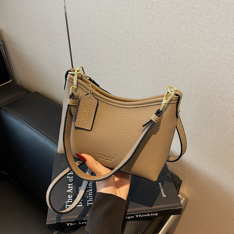 2025新款时尚小包包百搭单肩包女包斜挎包手提包高级感休闲水桶包