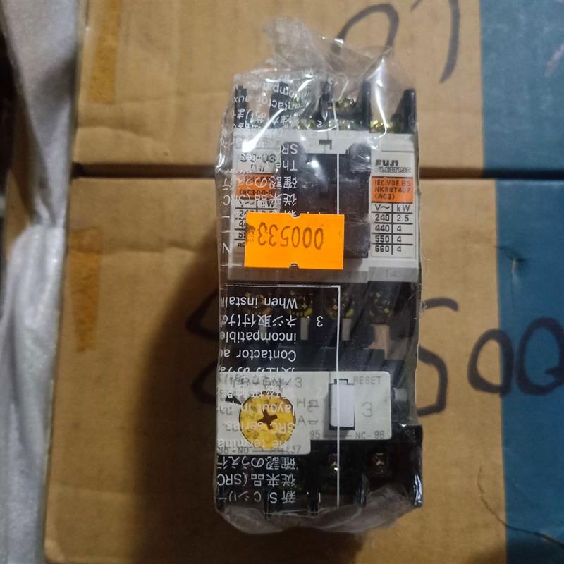 议价原装中间继电器SW-03/3H 220V SC-03+TR-0N/3 2.2-3.4A 220V