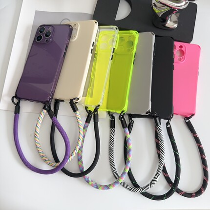 四角开孔斜挎带手提短绳适用于17promax挂绳手机壳适用15pro新款iphone13女软壳14plus全包防摔12创意个性i11