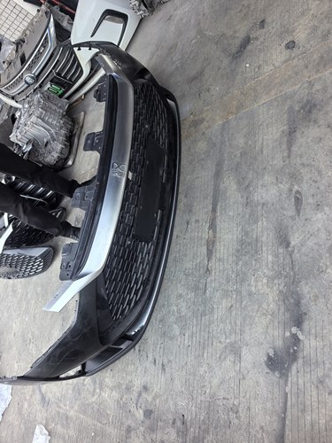 比亚迪汉DM前杠总成带中网，功能正常，成色可以