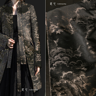 祥云国风黑金云纹提花布料复古鎏金中式马面裙外套服装设计师面料
