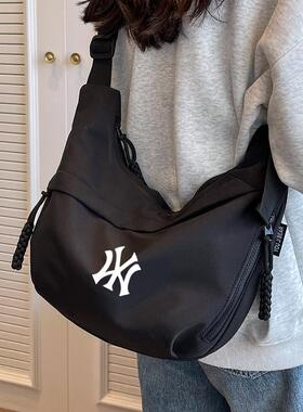 NY&NB时尚通勤大容量单肩包包女休闲百搭托特包韩版腋下包斜跨包