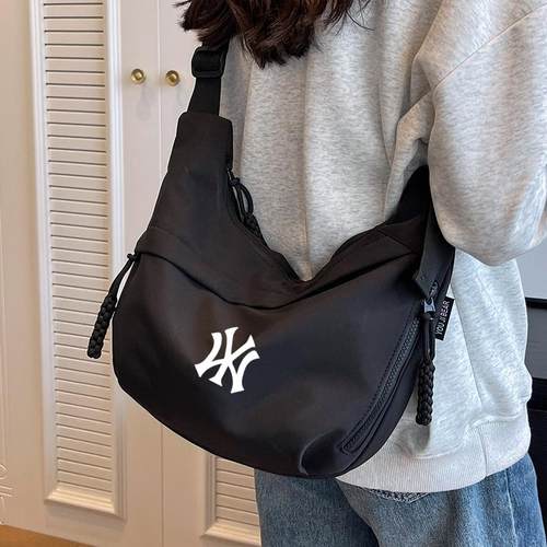 单肩包斜挎大容量男女通用腋下包