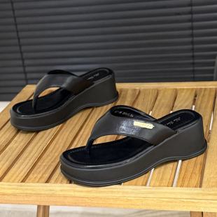 坡跟夹趾休闲度假风凉拖鞋 时尚 外穿2026爆款 6cm厚底人字拖女夏季