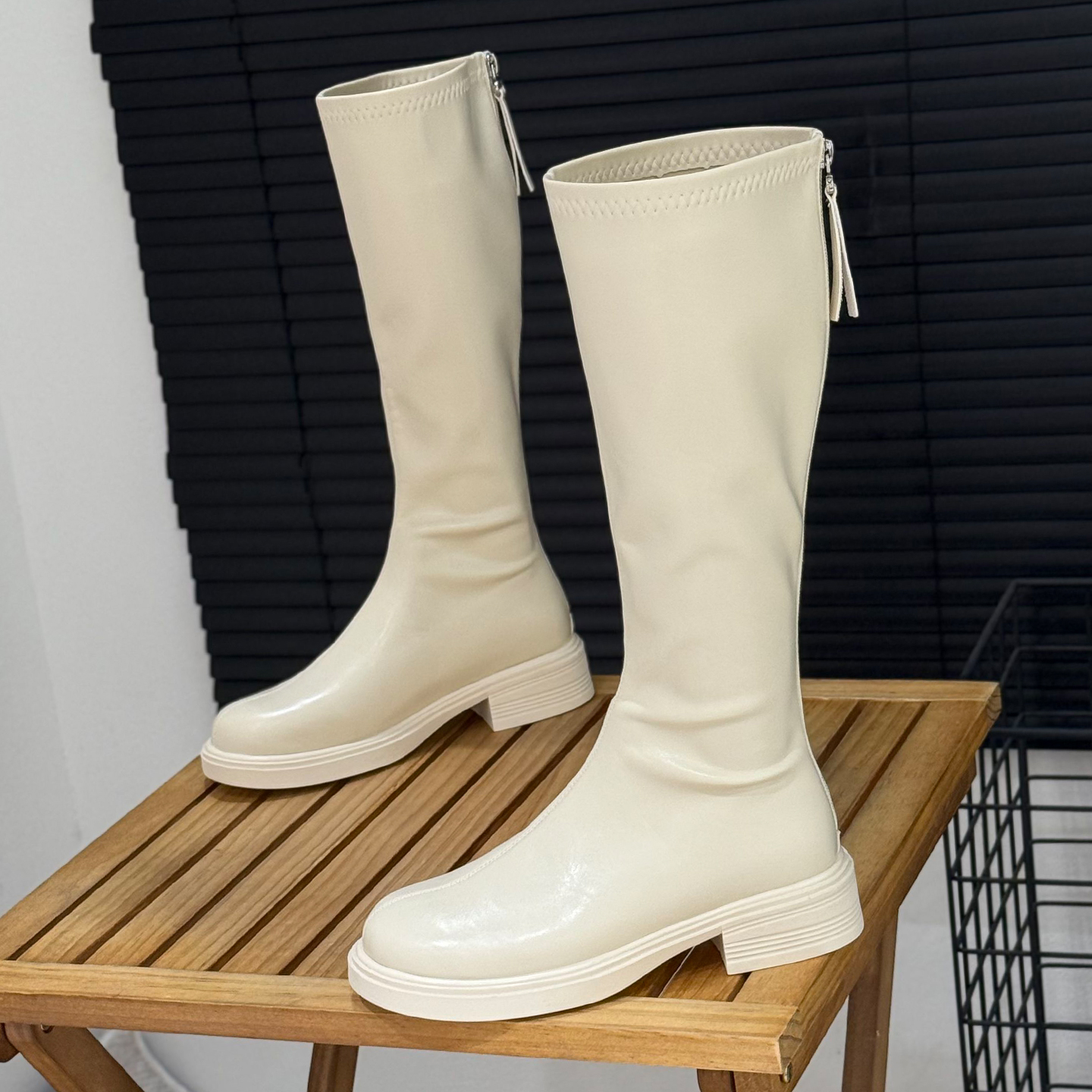 冬季加绒高筒靴女平口粗跟骑士靴