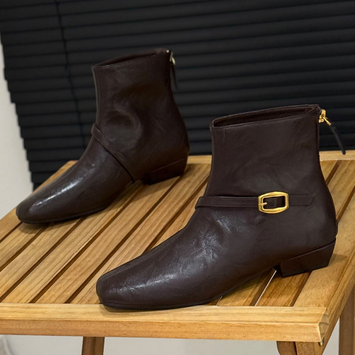 小方头短靴女2025年秋冬新款后拉链皮带扣粗跟时装靴瘦瘦靴小裸靴