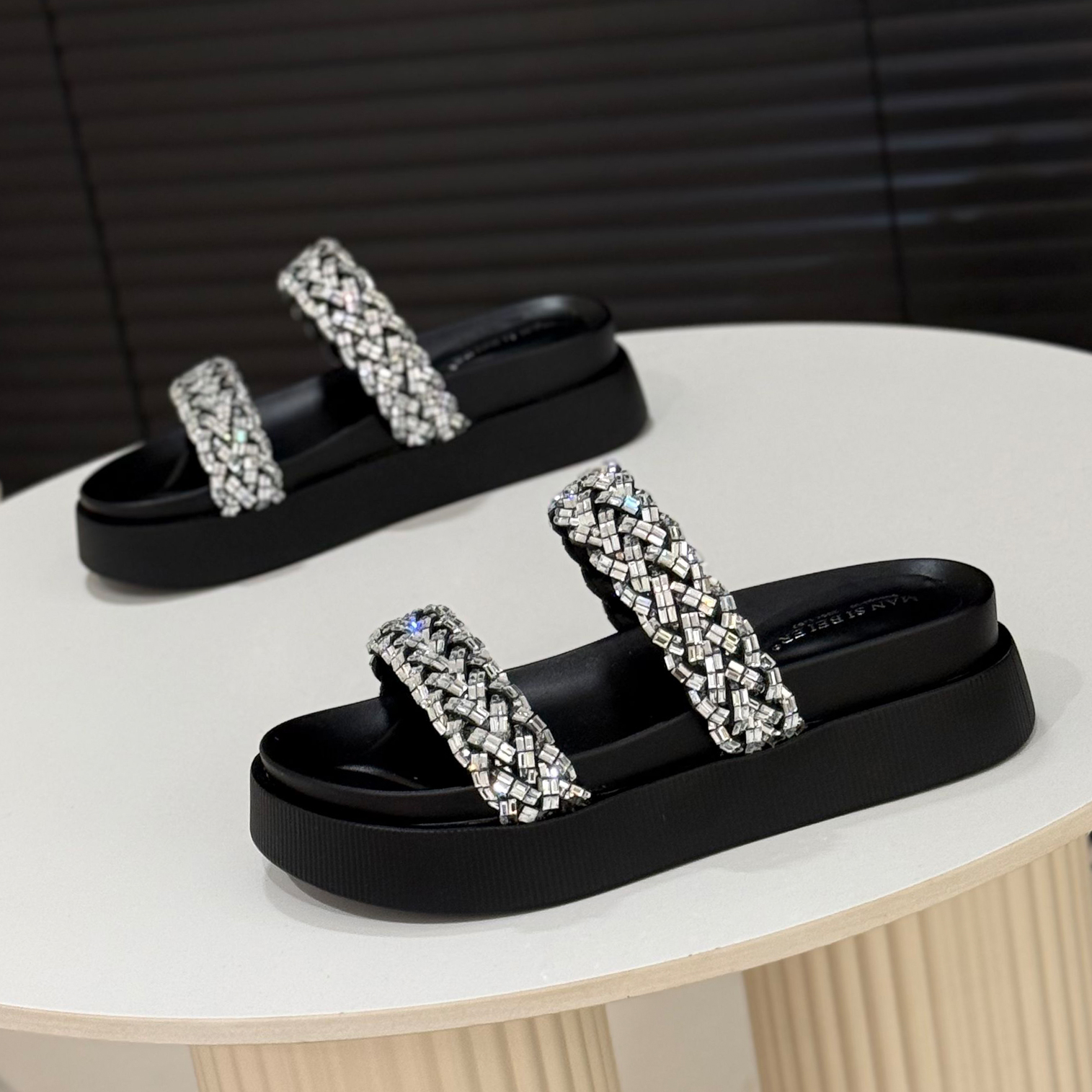 水钻厚底拖鞋女夏外穿露趾一字拖