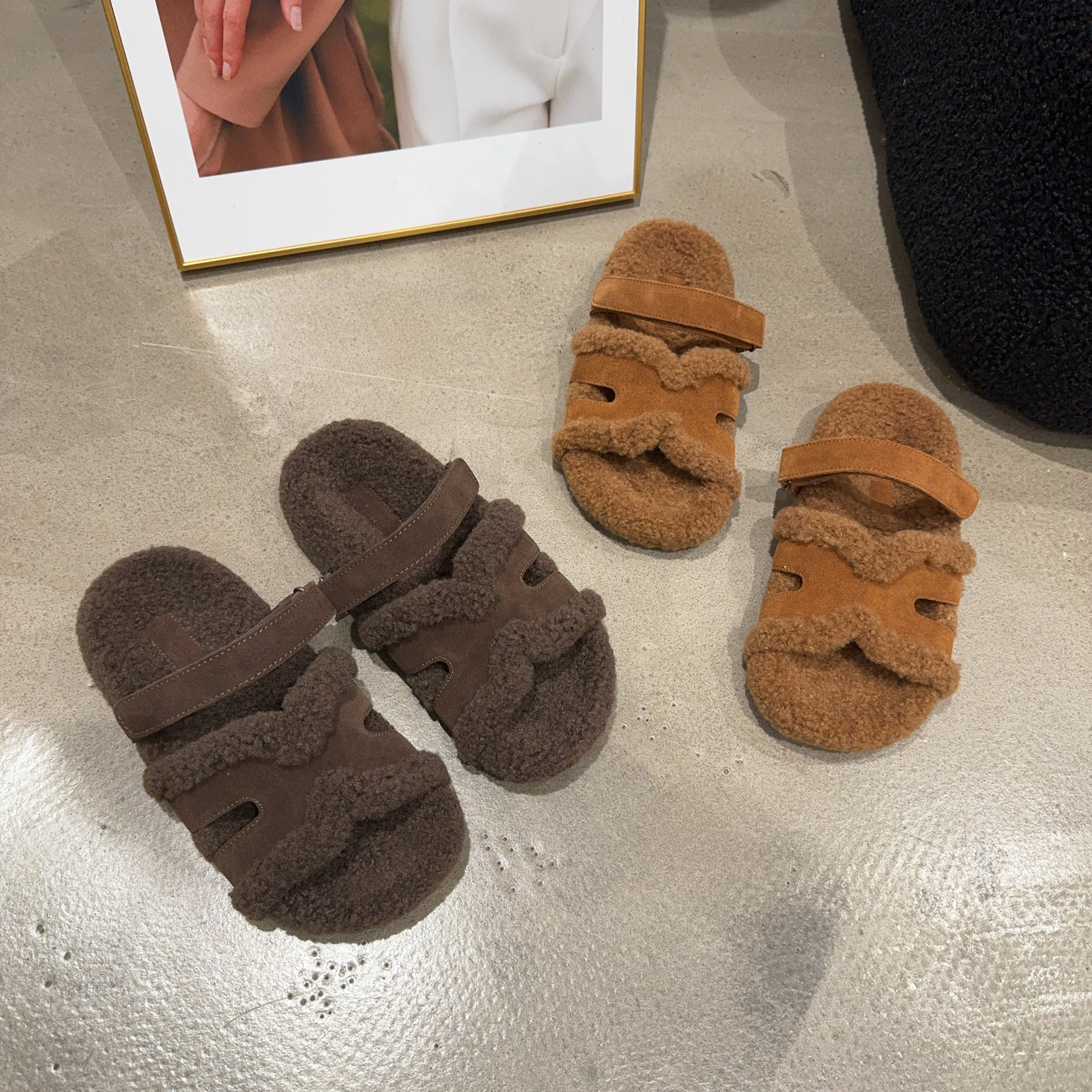 181乐乐家冬季新品女真皮真毛平底魔术贴一字带毛毛拖时尚韩版2cm