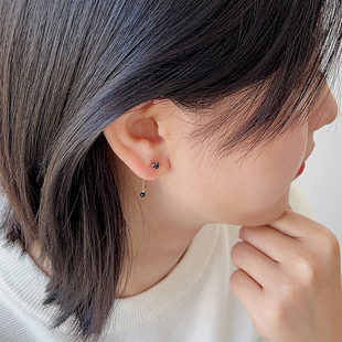 OPs原创迷你别致动感黑尖晶石小钻耳钉美国14K包金气质简约耳饰