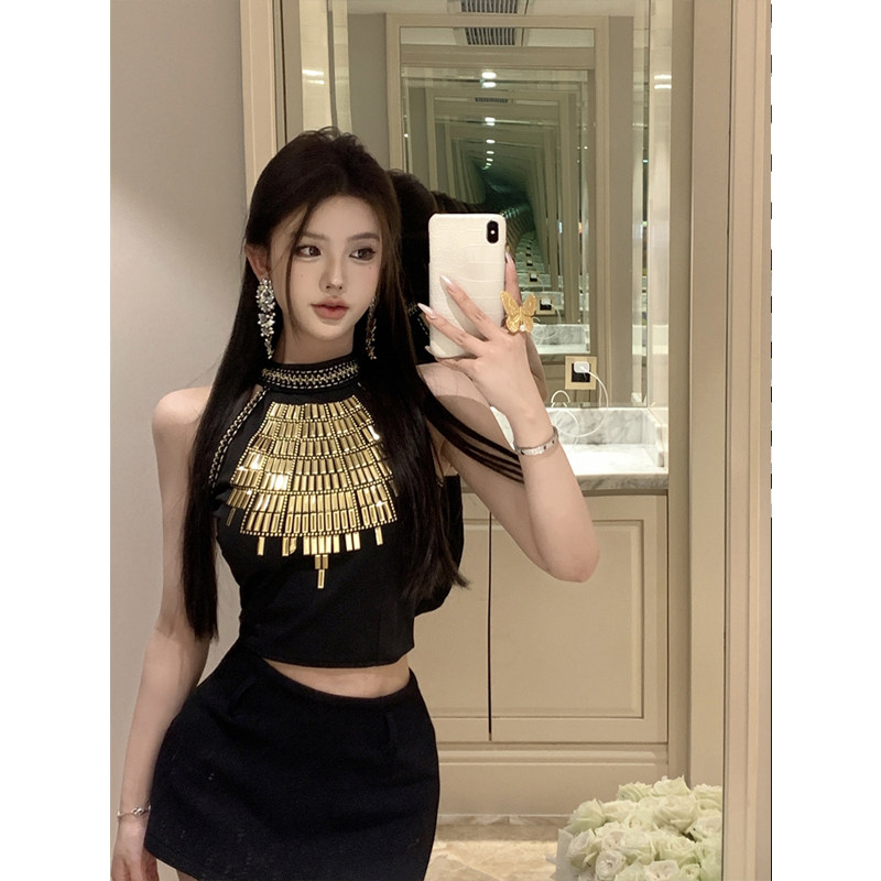 纯欲辣妹挂脖吊带背心女生图片