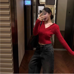 红色v领麻花连帽套头毛衣女秋冬季修身小个子内搭短款打底针织衫