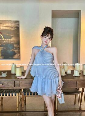 法式蓝色挂脖无袖连衣裙女夏季不规则褶皱纯欲风收腰显瘦a字短裙