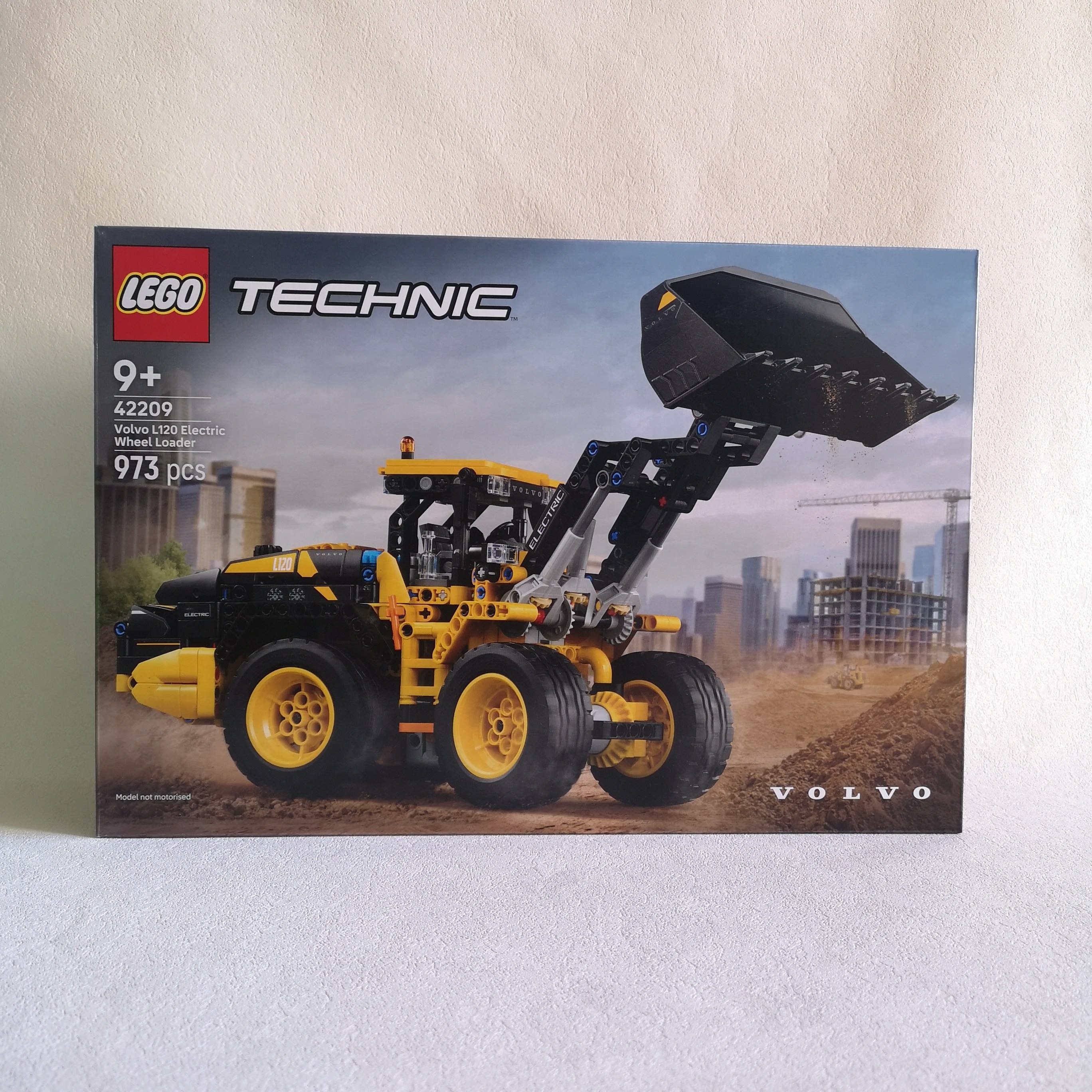 乐高沃尔沃L120电动轮式装载机