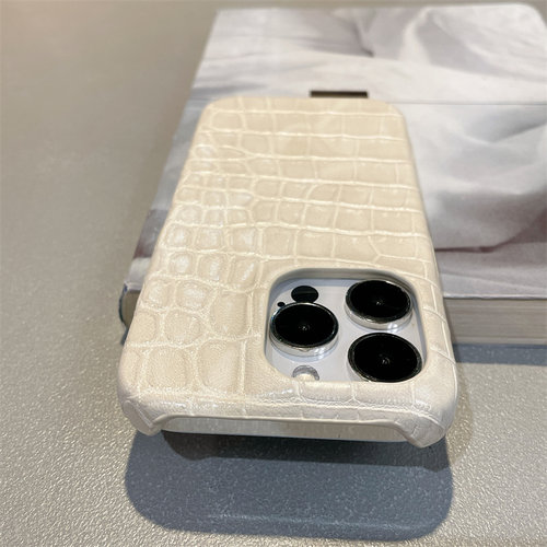高档米白鳄鱼纹适用苹果15手机壳iPhone14promax半包13防摔12/11新款XR/8plus/16硬壳