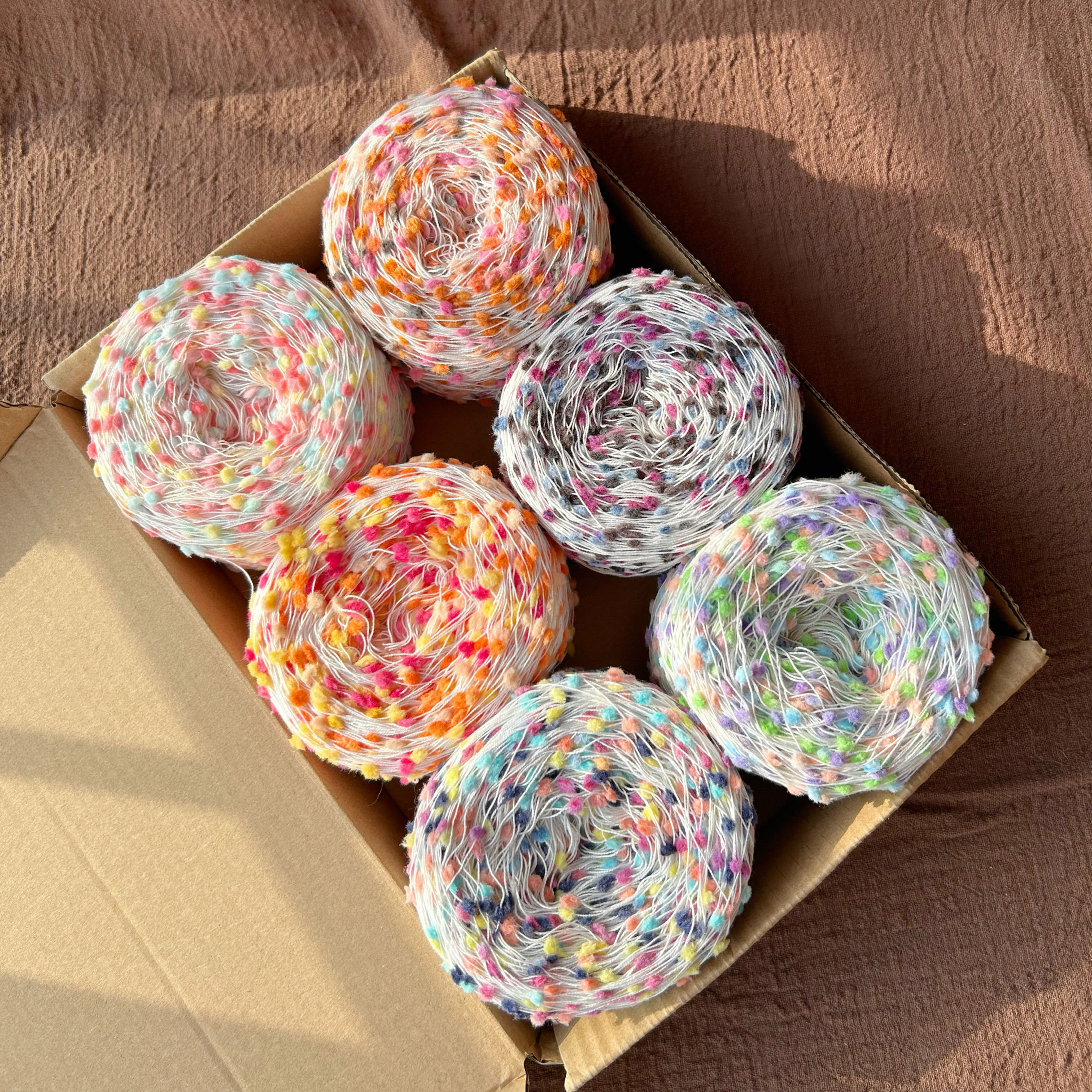 彩色乒乓纱豆豆线糖果纱球球线DIY围巾棒针段彩手工编织配线特色