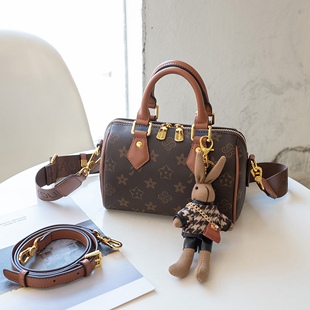 优草坊品牌正品女包2025新款枕头包小众设计原创高级感轻奢时尚潮