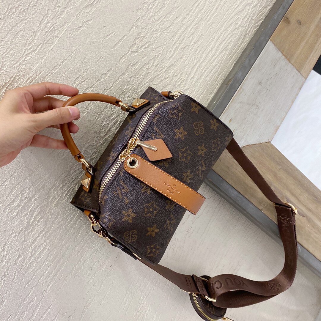 优草坊品牌正品女包新款网红爆款高级感复古小众拉链小方包简约包