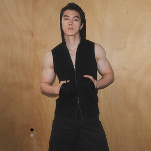 SouthStudio连帽马甲26夏新款开襟插兜运动黑灰双拉链无袖背心